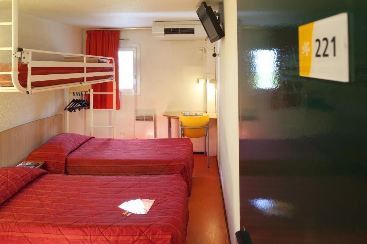 Premiere Classe Évreux Екстериор снимка A typical room at a hotel