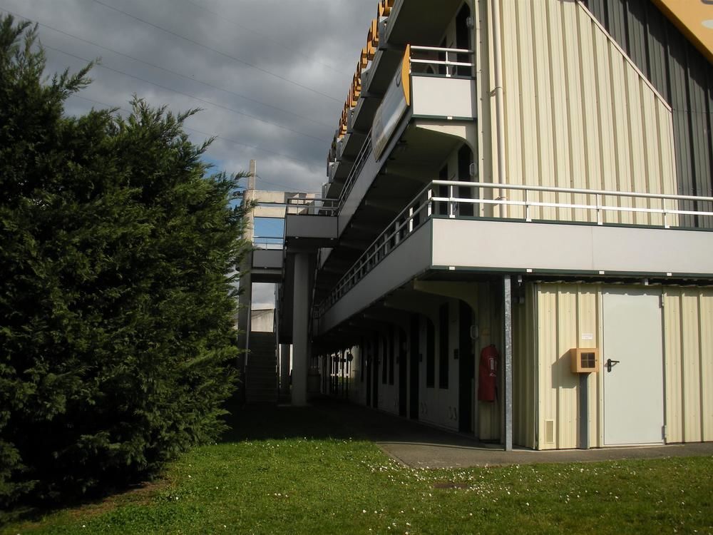 Premiere Classe Évreux Екстериор снимка The "Maison du Savoir"
