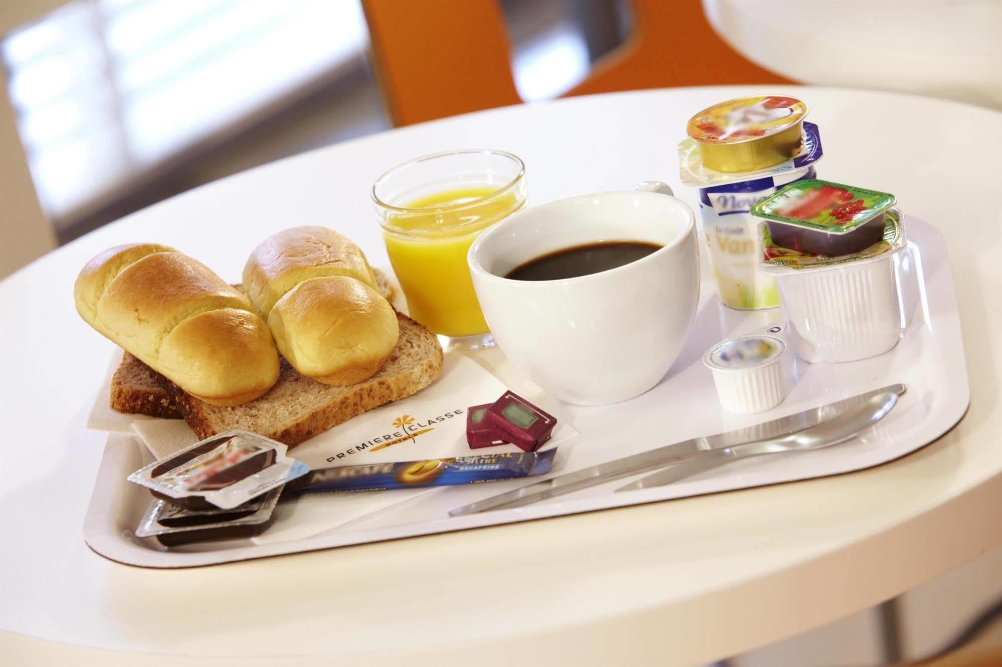Premiere Classe Évreux Екстериор снимка A typical breakfast